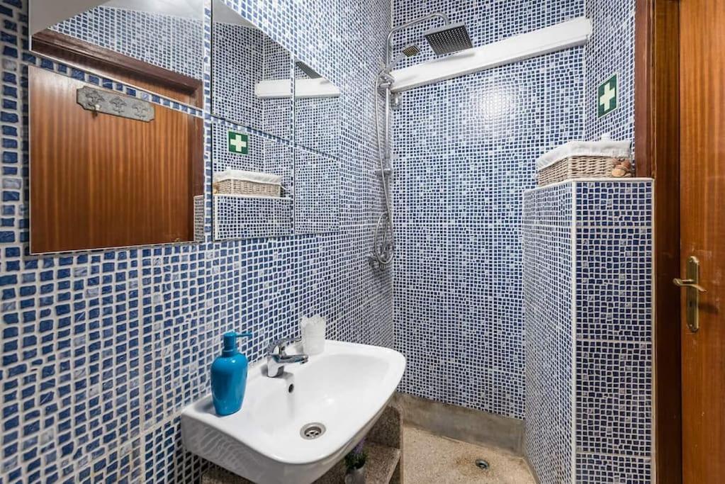Vila Pequena Casa Rustica Com Piscina Penafiel Exteriér fotografie
