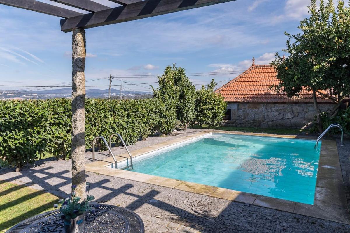 Vila Pequena Casa Rustica Com Piscina Penafiel Exteriér fotografie