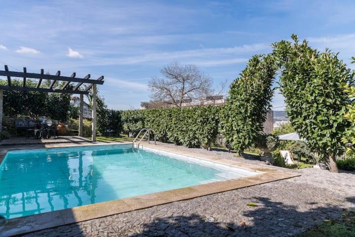 Vila Pequena Casa Rustica Com Piscina Penafiel Exteriér fotografie