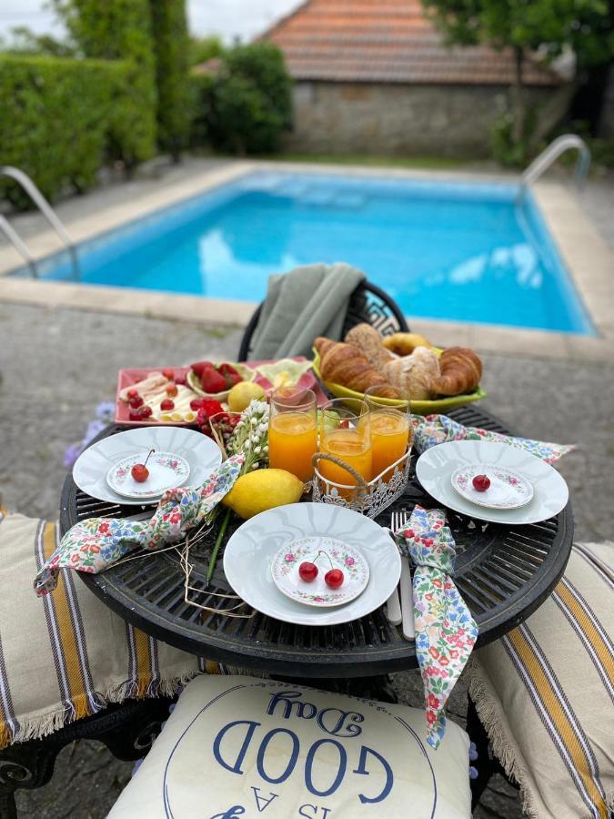 Vila Pequena Casa Rustica Com Piscina Penafiel Exteriér fotografie
